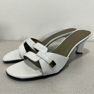 EUC Bandolino White 2 Inch Heels